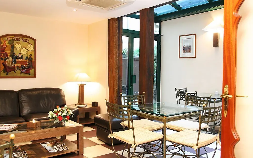 Hotel Des Mines Paris 3*,